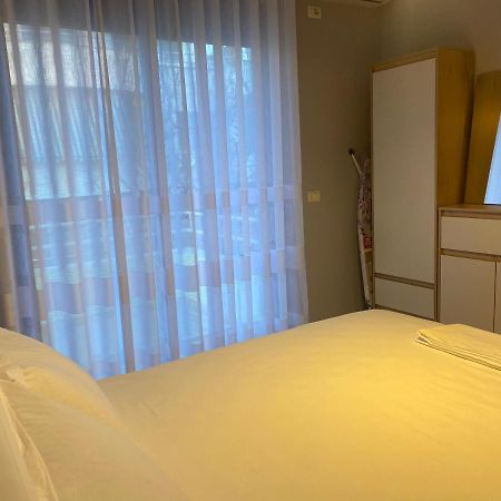 Cheerful 2-Bedroom Apartment In Golem Golem  Ngoại thất bức ảnh