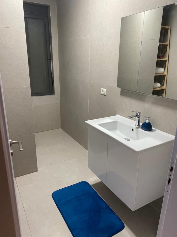 Cheerful 2-Bedroom Apartment In Golem Golem  Ngoại thất bức ảnh