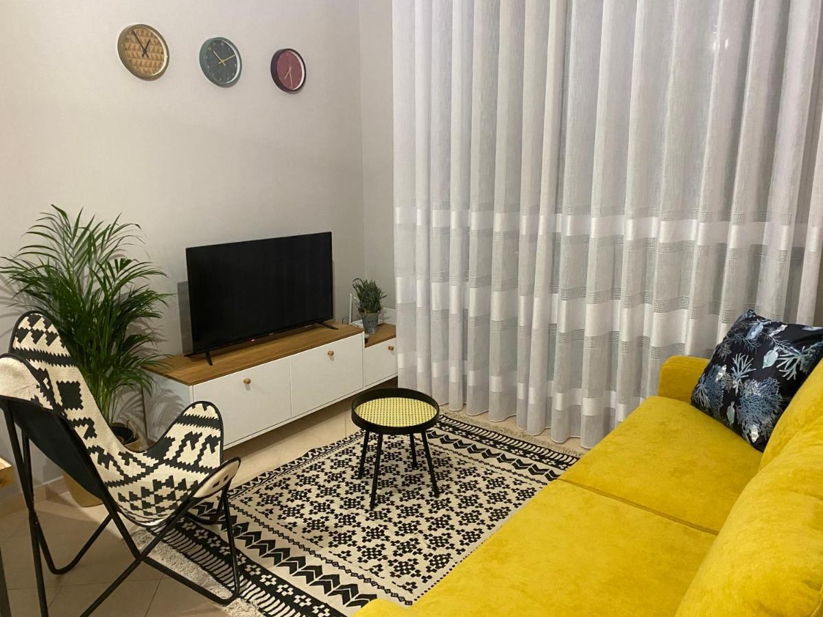 Cheerful 2-Bedroom Apartment In Golem Golem  Ngoại thất bức ảnh