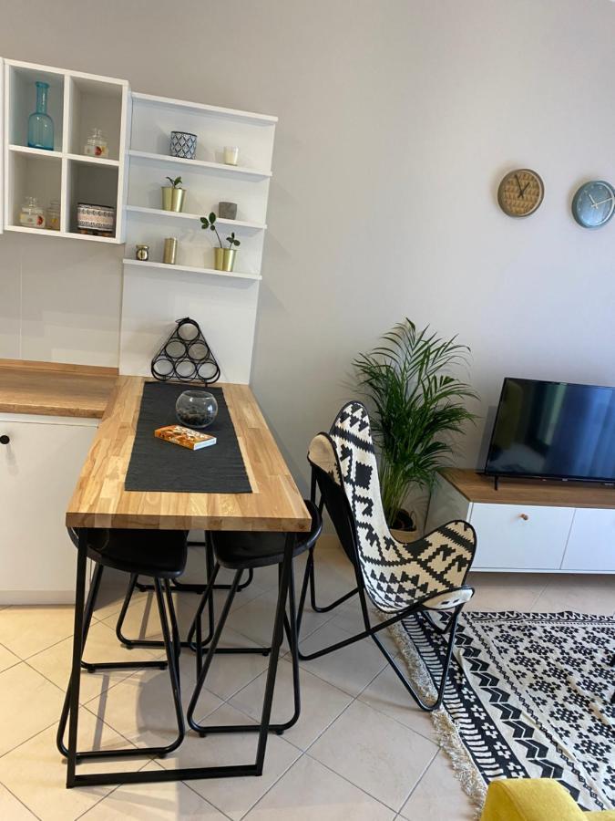 Cheerful 2-Bedroom Apartment In Golem Golem  Ngoại thất bức ảnh